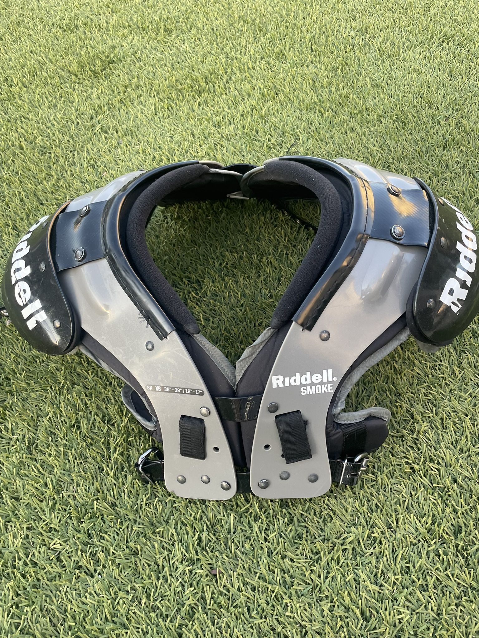 Riddell Smoke Shoulder Pads Adult Xs