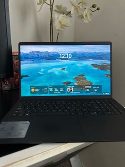 Dell Inspiron 15 3520 Laptop w/ charger