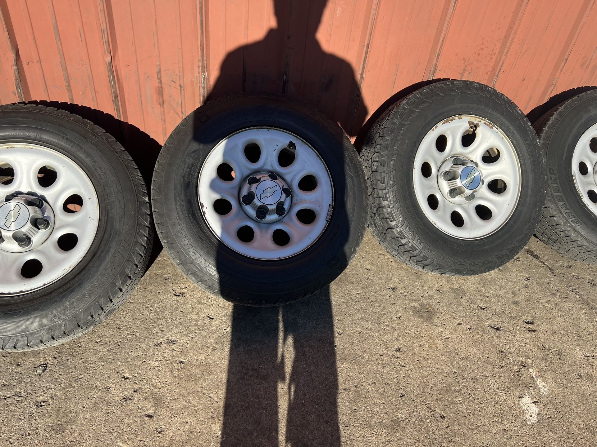 Rines Y Llantas Chevy Silverado O Chevy Express De 6 Birlos