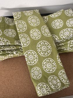 Crate & Barrel Cecelia Napkins  8