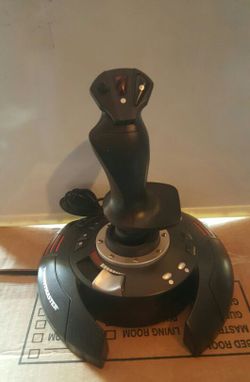 Thrustmaster t-flight stick for PC or PS3