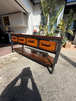 Tv stand