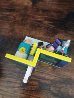 LEGO Friends Built Set with Minifigures, Nova's Room