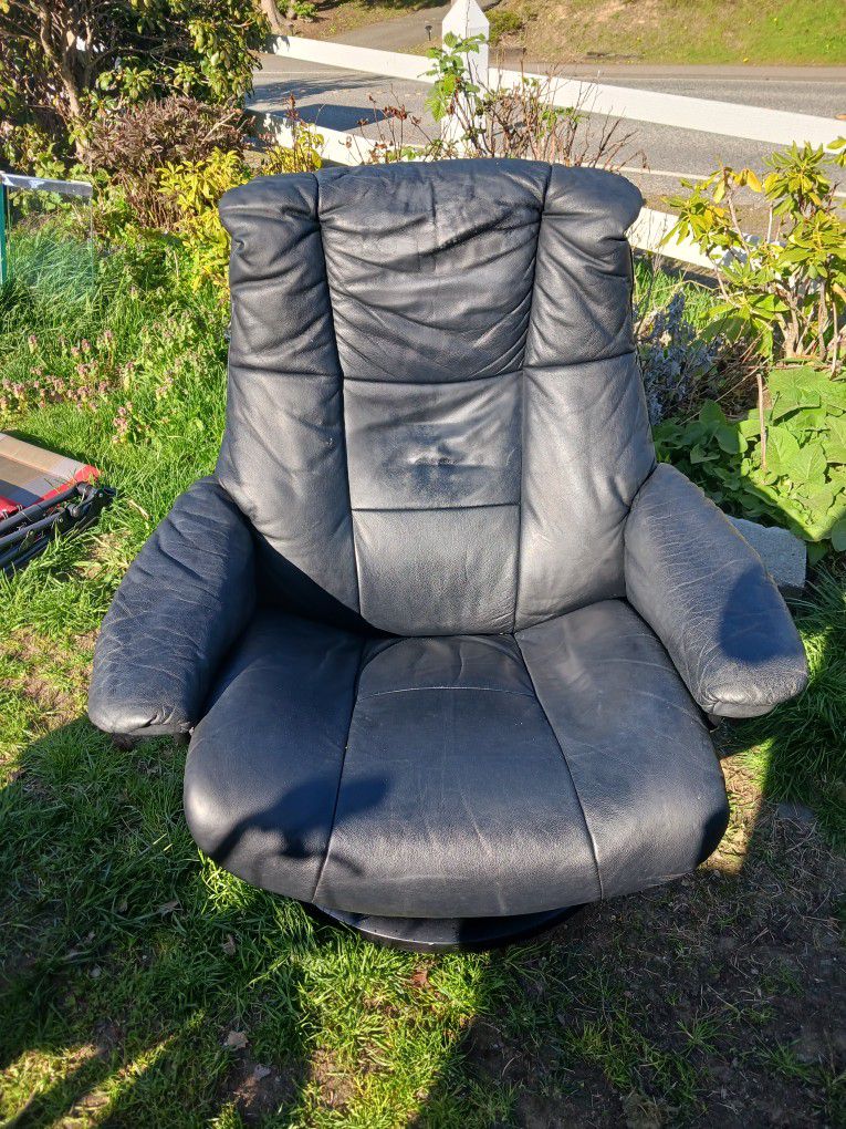 Ekornes Stressless Black Large Lounge Chair Recliner