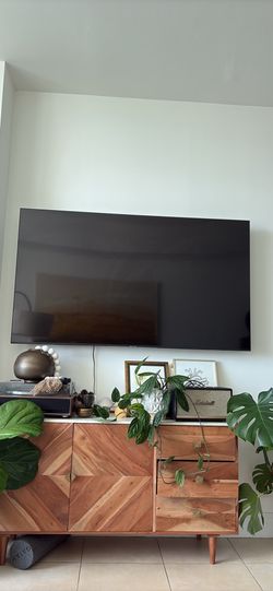 Samsung 70” Smart Tv 4K UHD / crystal UHD