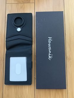 Men’s Leather Wallet With AirTag Compartment 