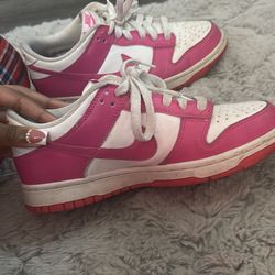 Nike dunks white/laser fuchsia blanc/fushia laser size 6