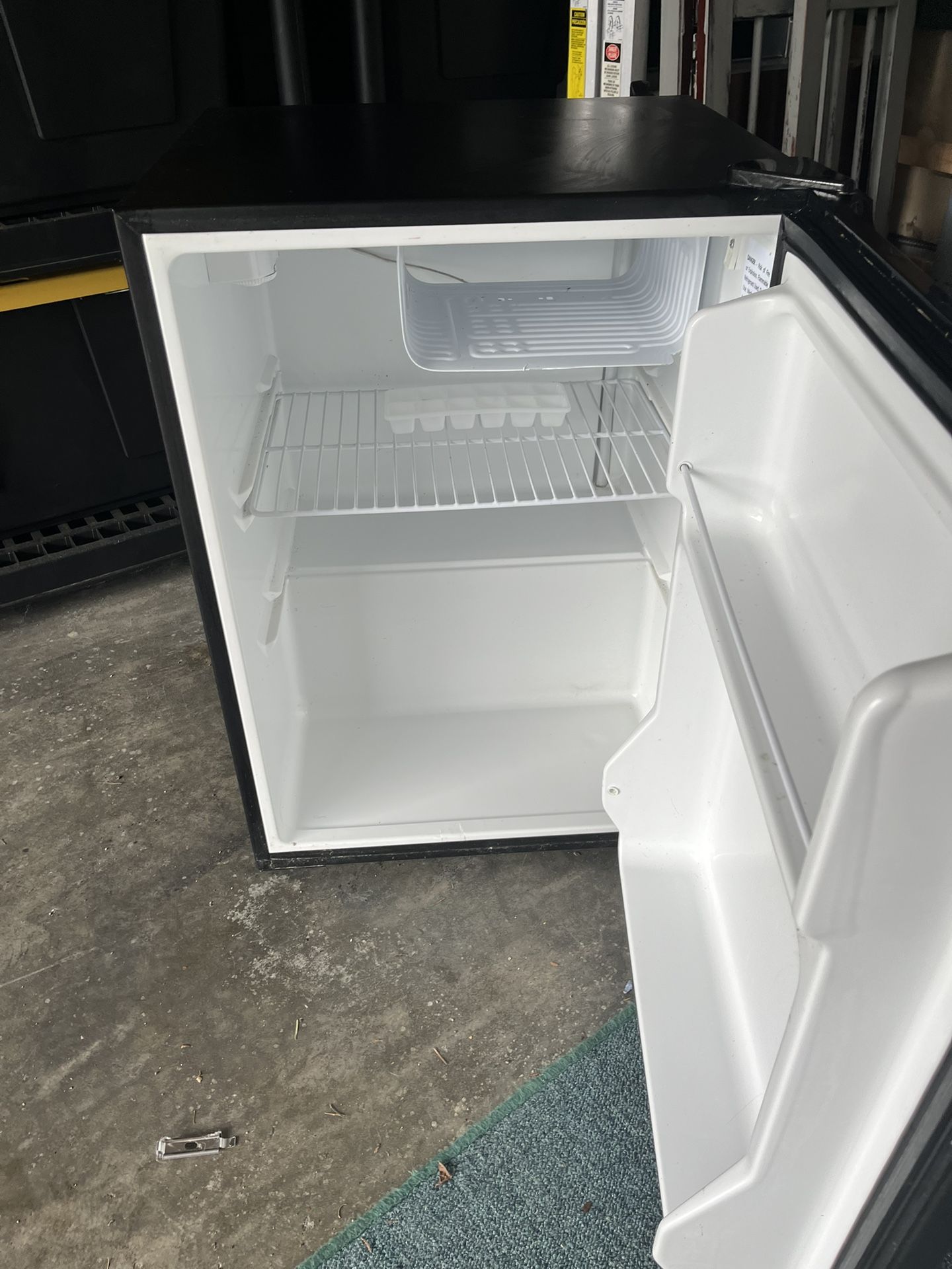 Refrigerator with little freezer works excellent asking 40