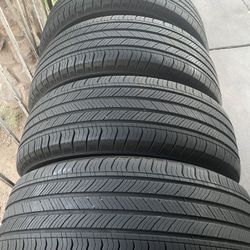 255 65 18 Beautiful Set Tires Michelin Have Plenty Tread Left 