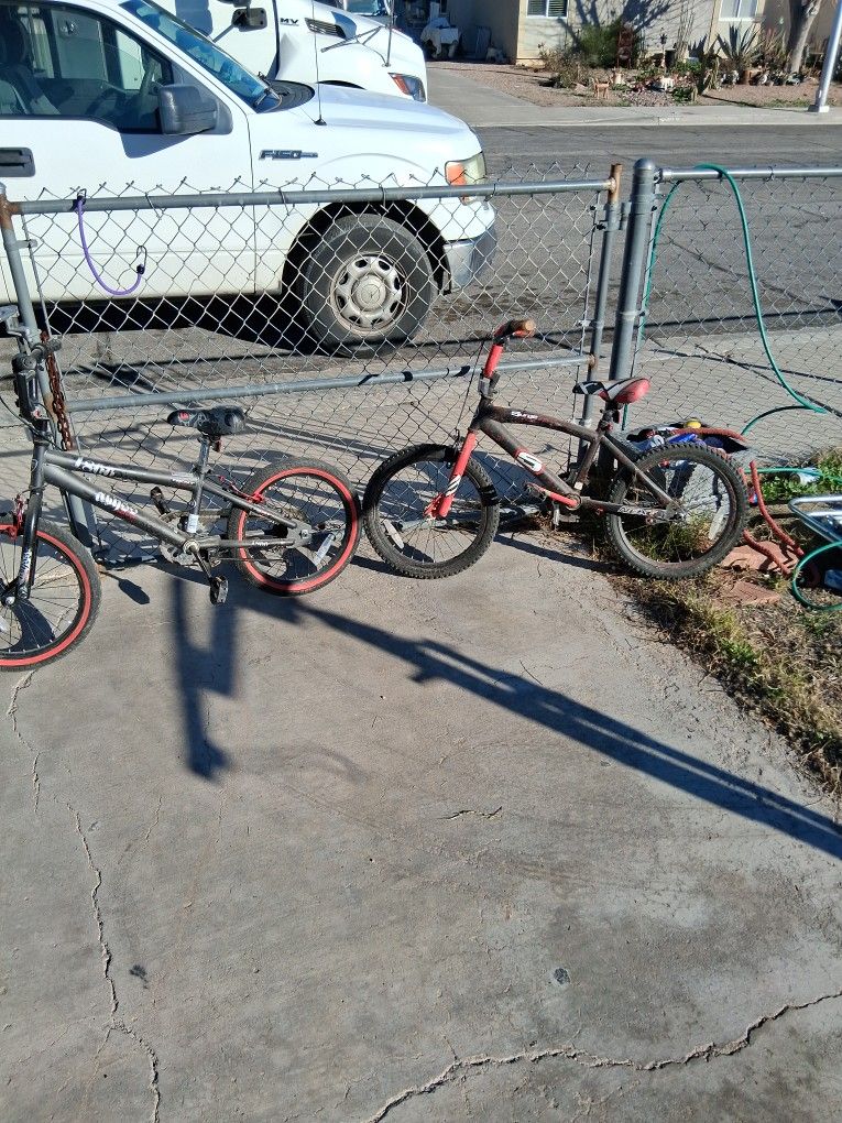 2 18"inch Kid's Bicycles Ready For Use