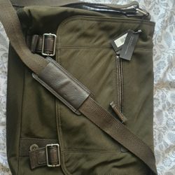 Banana Republic Nylon & Leather Messenger Bag – New