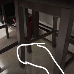 Dining Room 4 Chairs With The Table