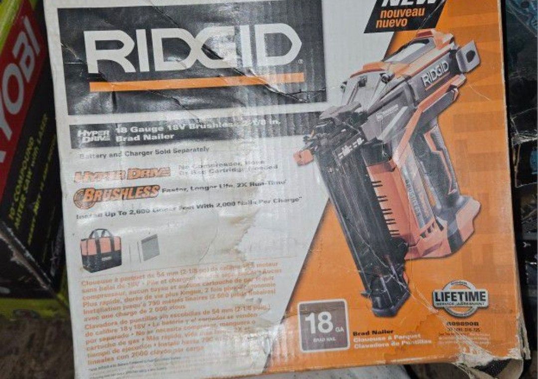 Ridged 18 Gauge 18 Brushless Brad nailer Like new in box