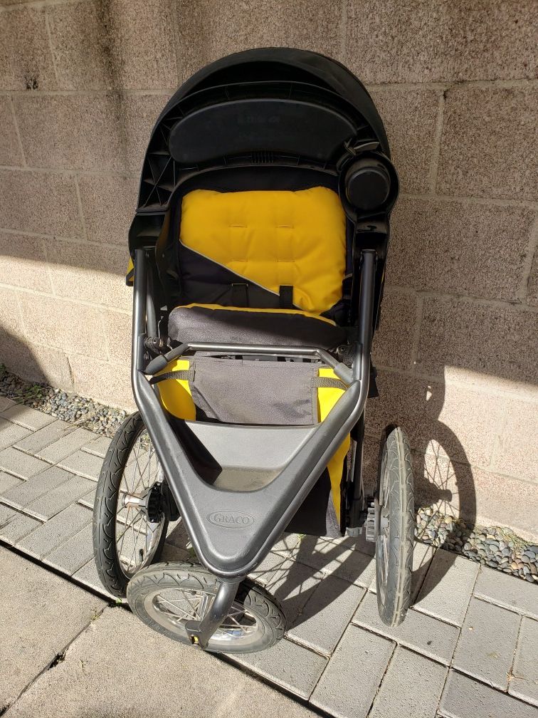 Jogger stroller Graco yellow and black