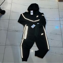 Nike Tech Reflective Set  Size S 