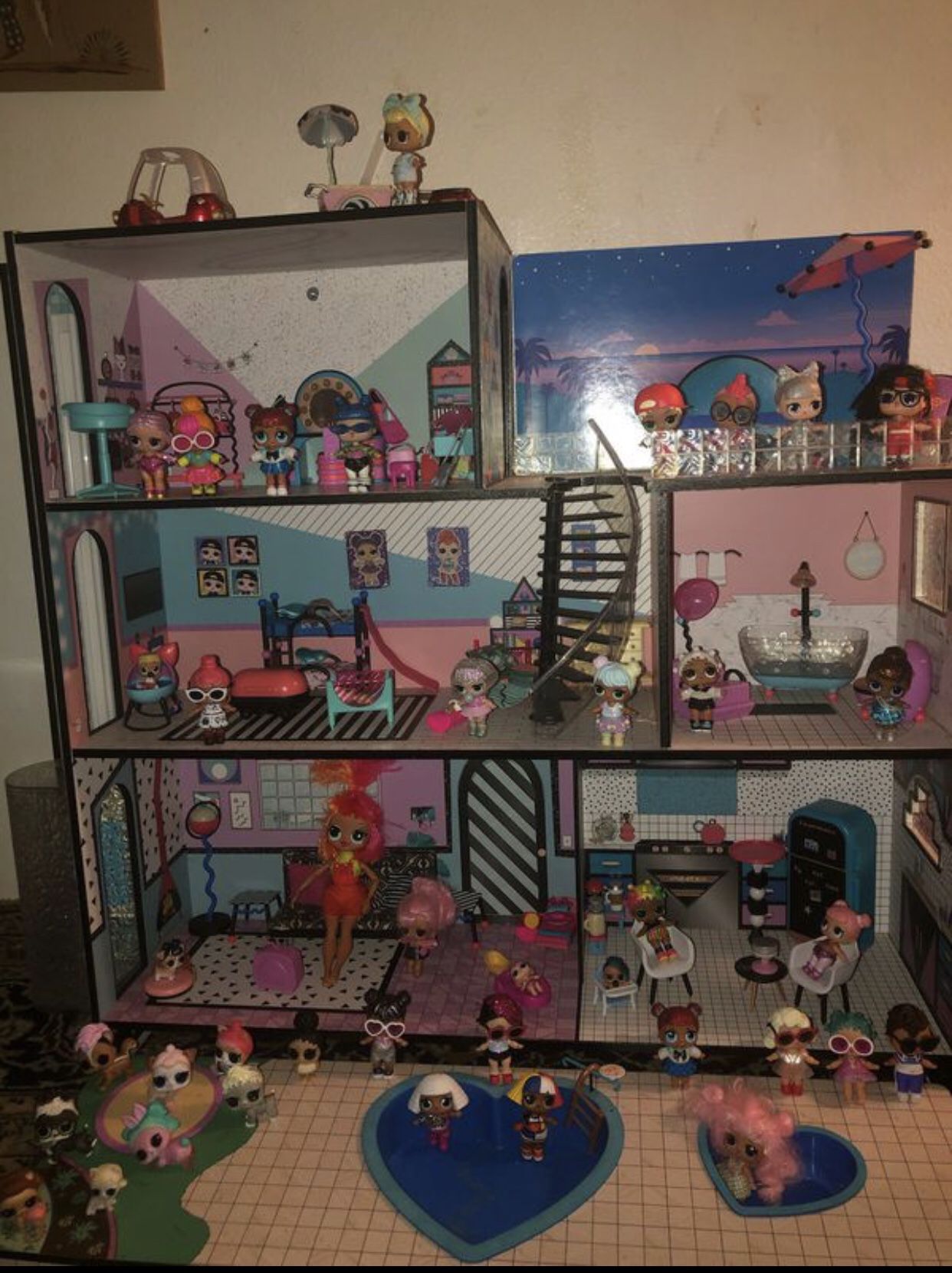 LOL doll house with dolls