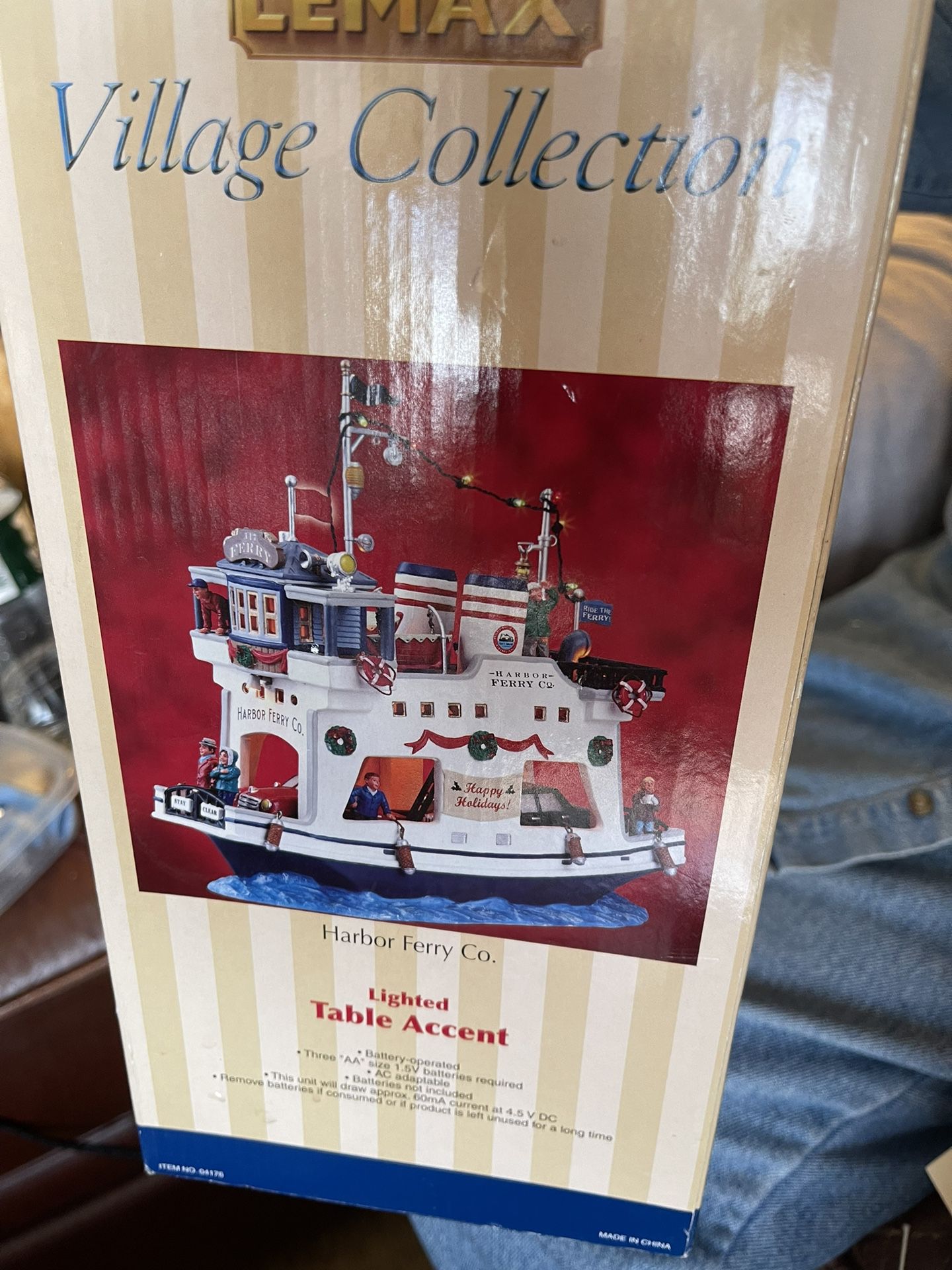 Le max Village Collection  Ferry boat Collectible  8 Lbs