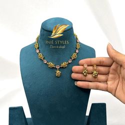 Antique Gold Stone Short Necklace With Earrings 