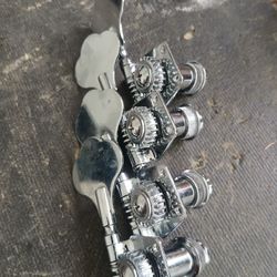 BASS  TUNERS ...righty and lefty..NEW..$20 each Set