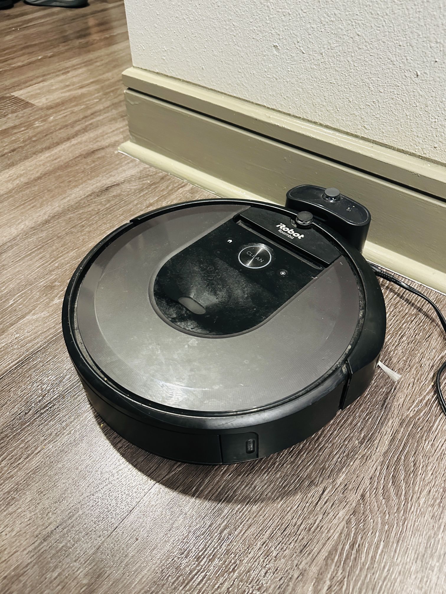 iRobot Roomba i7 (7150) Robot Vacuum