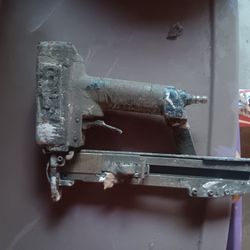 Staple Gun 