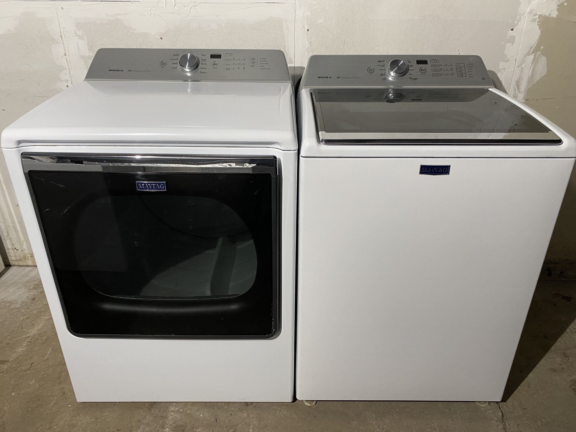 XL Capacity Maytag Washer And Dryer Set 