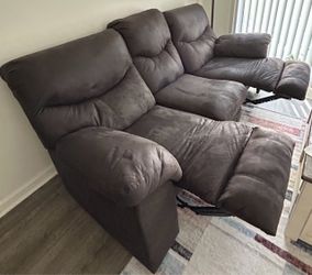 🛋️ ASHLEY FURNITURE DUAL RECLINING SOFA