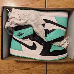 Air Jordan 1 Retro Green Glow Size 13