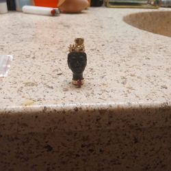 18 Karat Real Robi Beautiful Very Rare