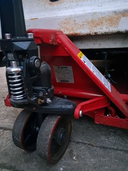 Pallet jack pretty much brand knew need gone asap for sum moving