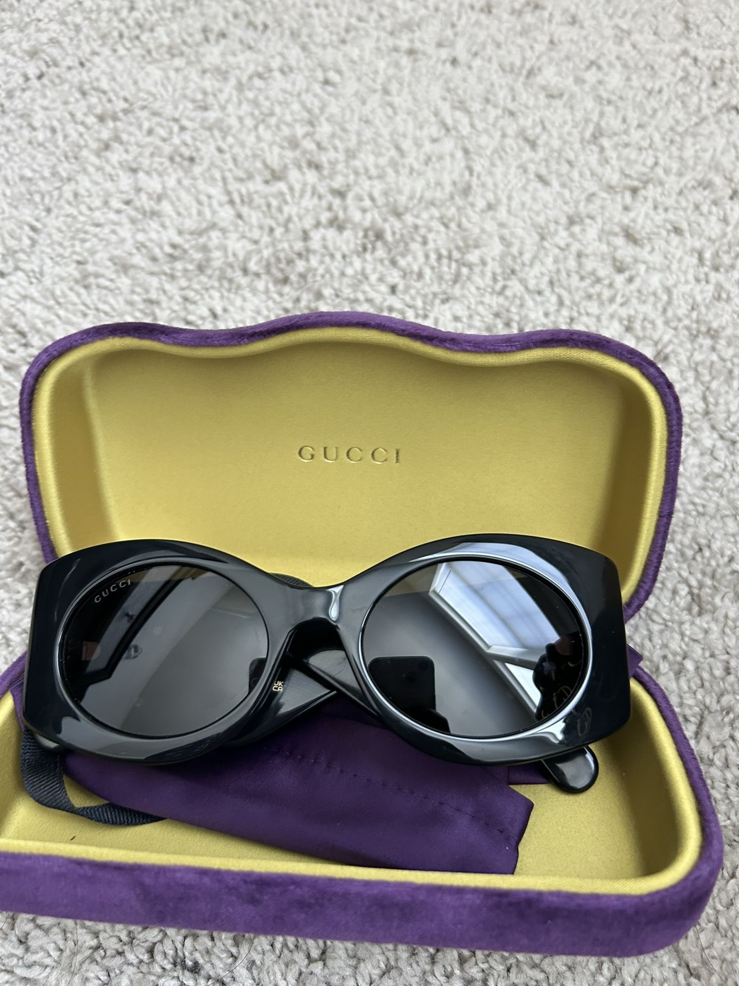 Gucci GG0960S Black Oval Sunglasses w/ Gold GG Logo