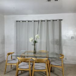 Glass Dining Table With 6 Chairs / Comedor De Mesa De Vidrio Y 6 Sillas