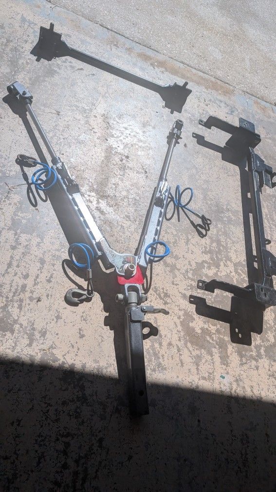 Camper -Towing-Falcom Hitch and other hitch all included in pictures $600