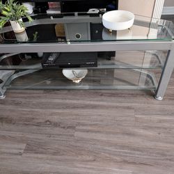 Glass TV Stand  ( Mesa De Vidrio Para Tv)