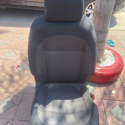 09-13 nissan rogue sits