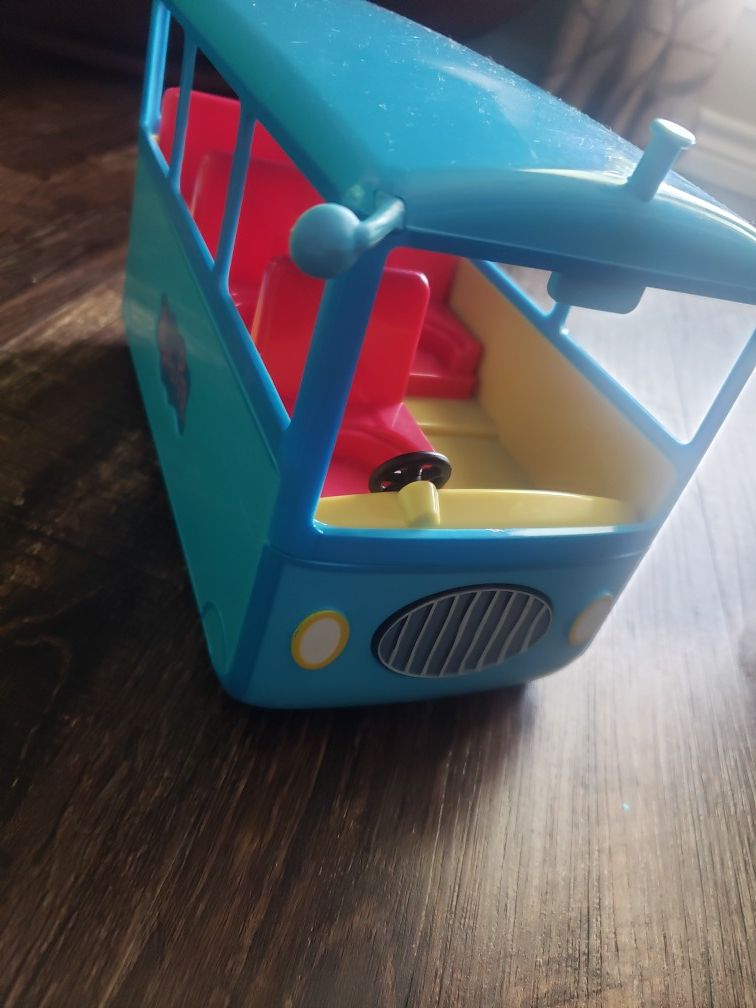 Peppa pig bus