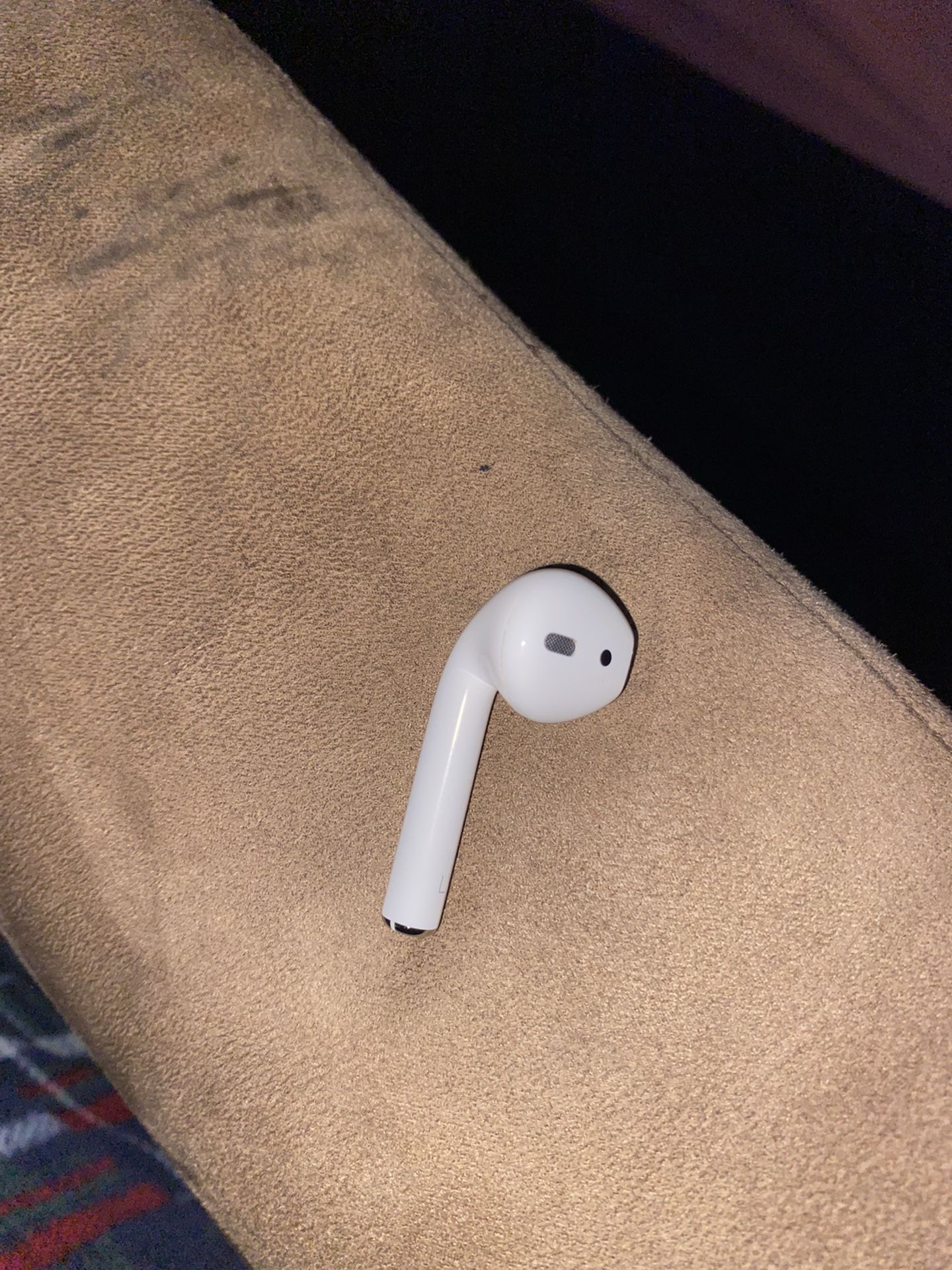 Left Second Gen Air Pod