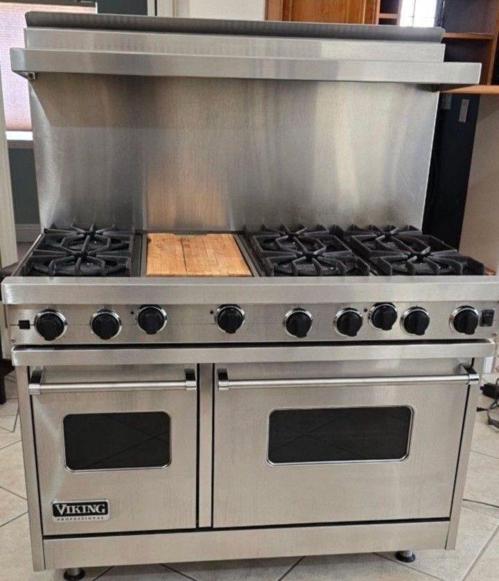 Viking Professional Range 48" W/ Thermador Hood