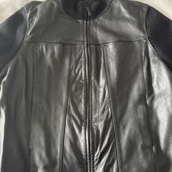 Men's knitted jacket with leather inserts, size XL, in excellent condition