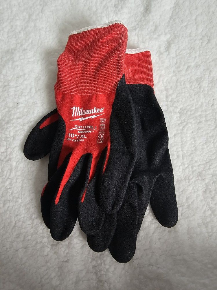 Milwaukee Work Gloves Cut Level 1 Nitrile Dipped Gloves - Red/Black XL/10"