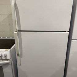 Ge Top And Bottom Refrigerator 
