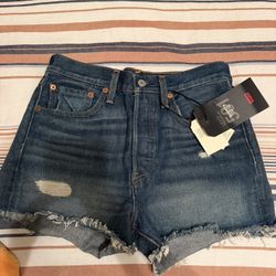 Woman’s Levi’s Size 26