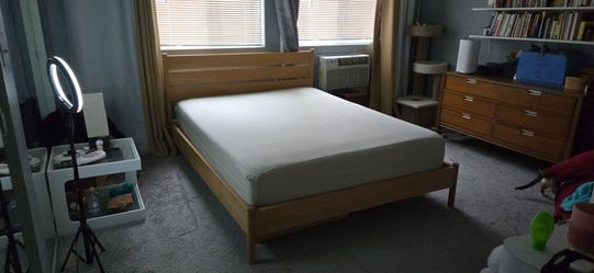 Modern Platform Bedframe (Queen)