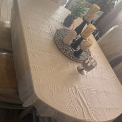 Selling Dinning Table 