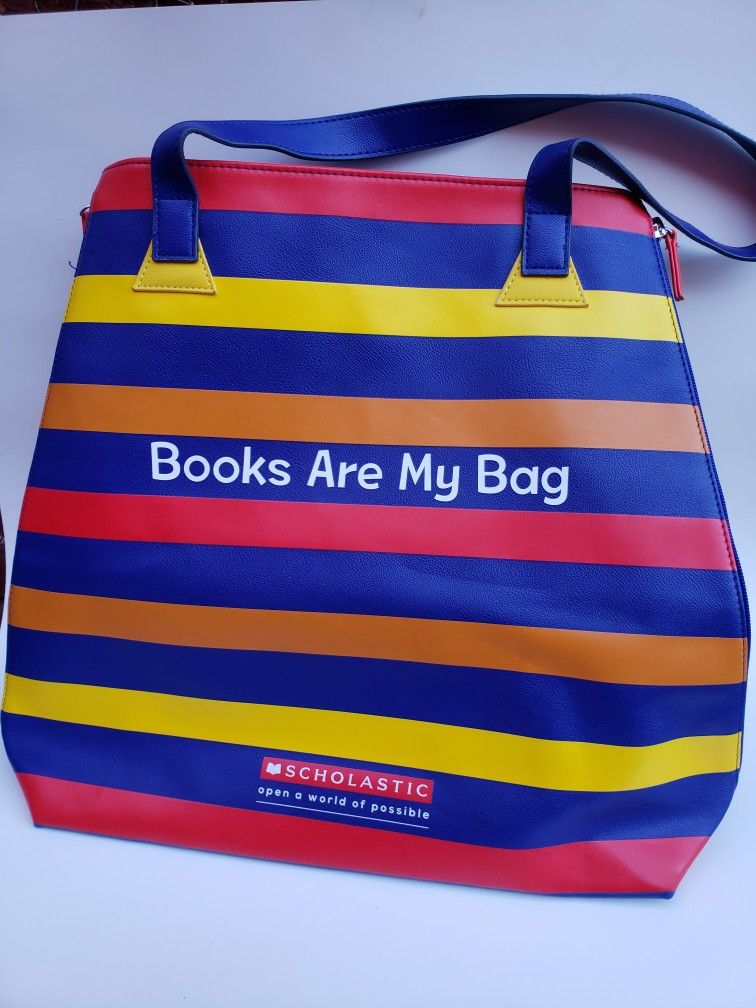 SCHOOLASTIC EXCLUSIVE " BOOKS ARE MY BAG" EXPANDABLE SHOULDER BAG