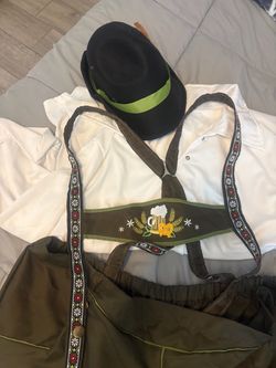 COSTUME