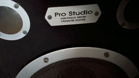 Pro studio concert speakers