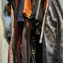 Women’s Clothes (Closet Cleanout)
