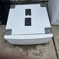 Elevation Pedestal With A Drawer