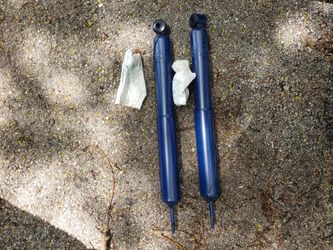 2 shocks for Ford focus 2000-2011